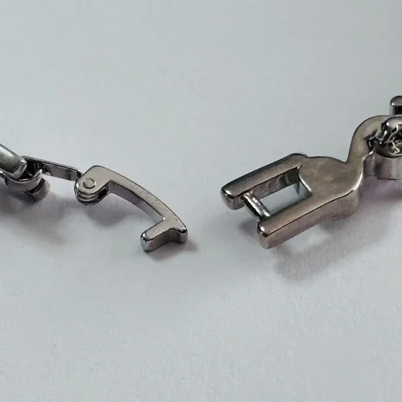 Silver Tone Clear Crystal S Wave Tennis Bracelet 7.5” - Picture 5 of 12